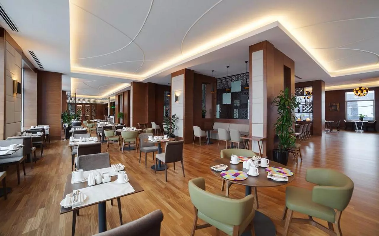 955242HOLIDAYINN_SHABAVIZ (25).jpg